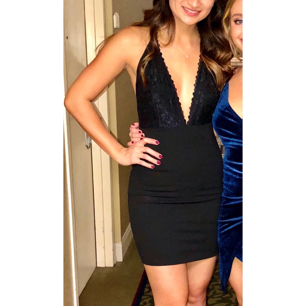 Lulu’s Lace Bodycon Dress